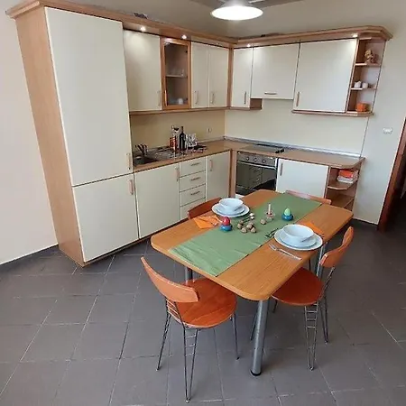 апартамент в център делчев Apartment *